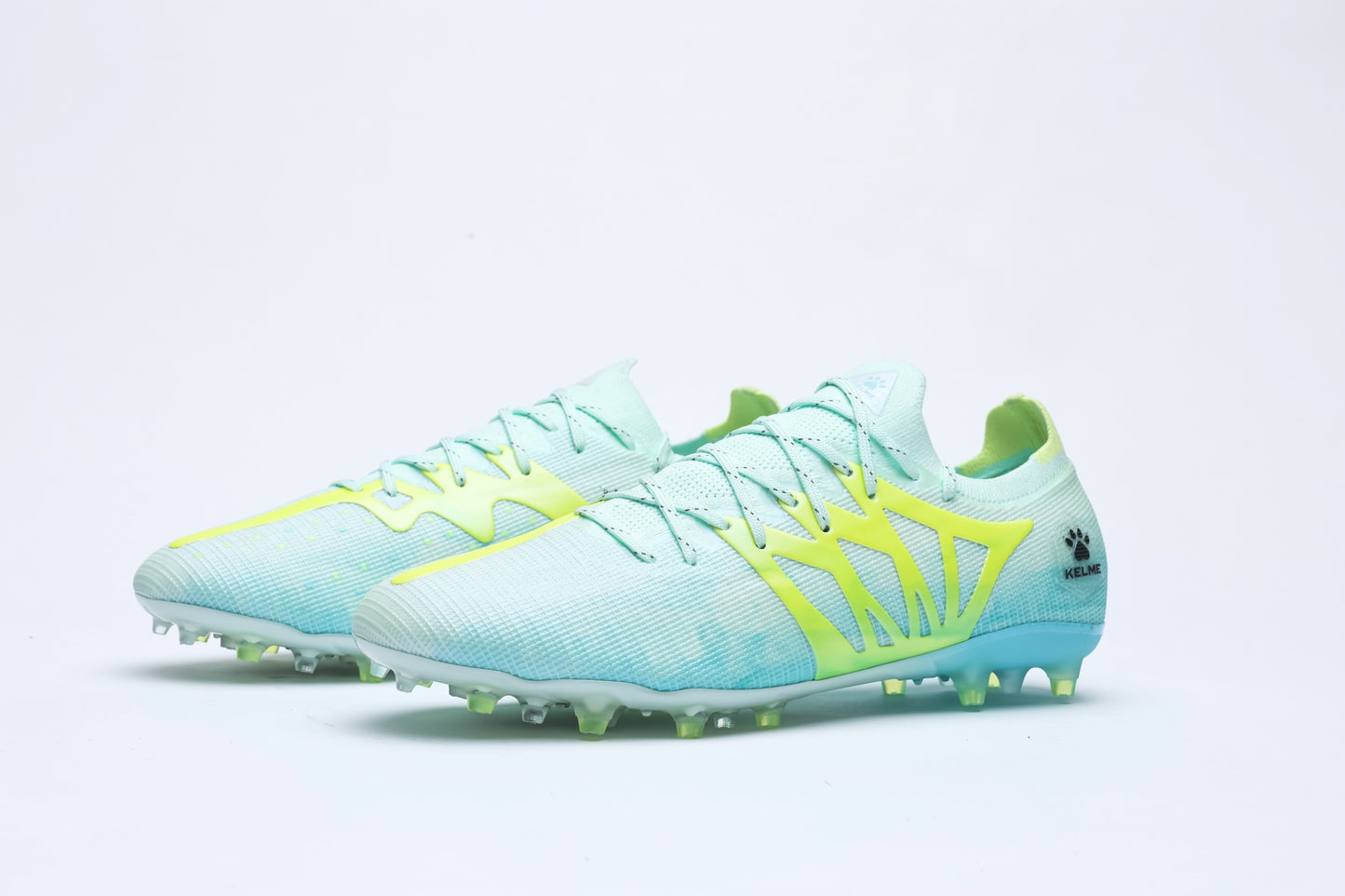 Kelme Kid's Command-And-Control Type Soccer Shoes (MG) | Model 9332ZX3162-Kelme USA