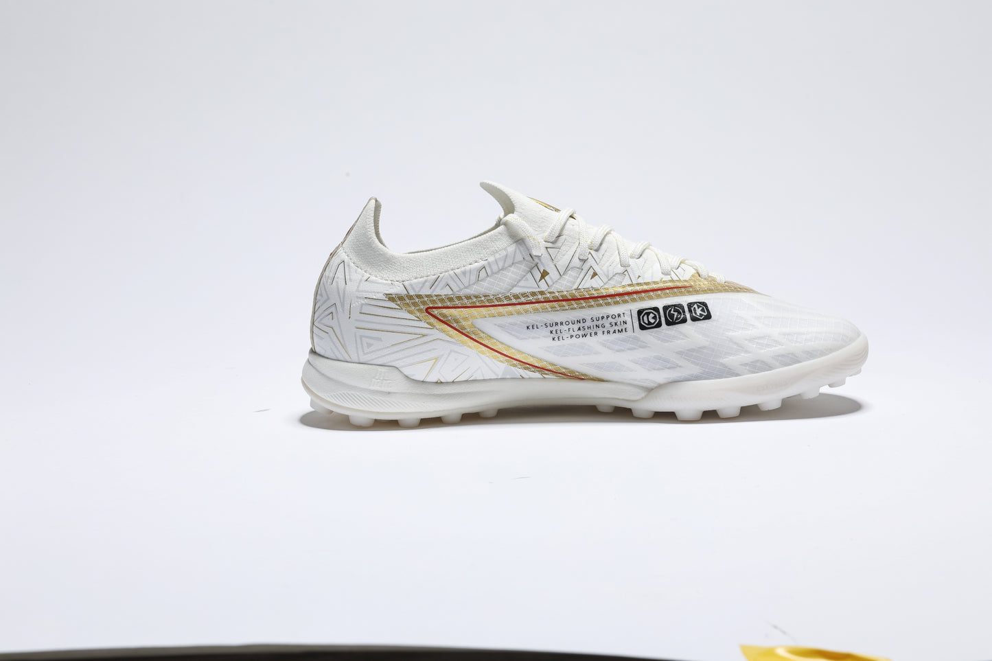 Kelme Kid's Speed-Oriented Soccer Shoes (TF) | Model 9412ZX3249-Kelme USA