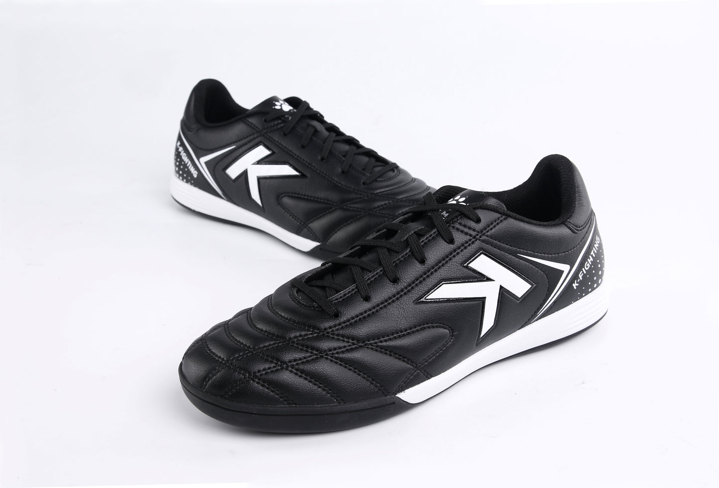 Zapatillas de fútbol sala Kelme para hombre – Parte superior y agarre de microfibra | 6891146