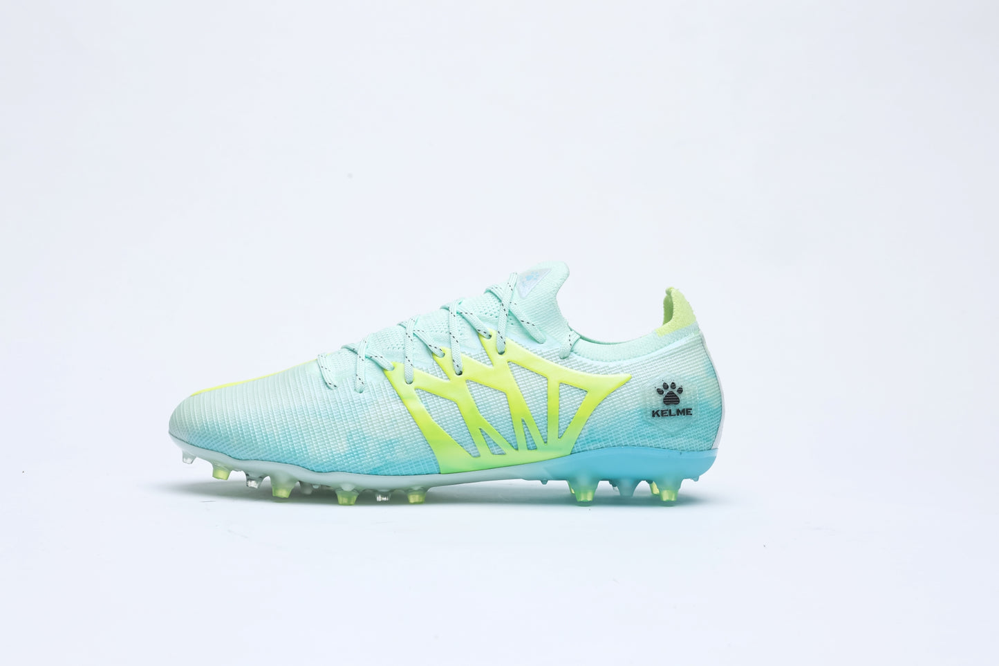Kelme Kid's Command-And-Control Type Soccer Shoes (MG) | Model 9332ZX3162-Kelme USA