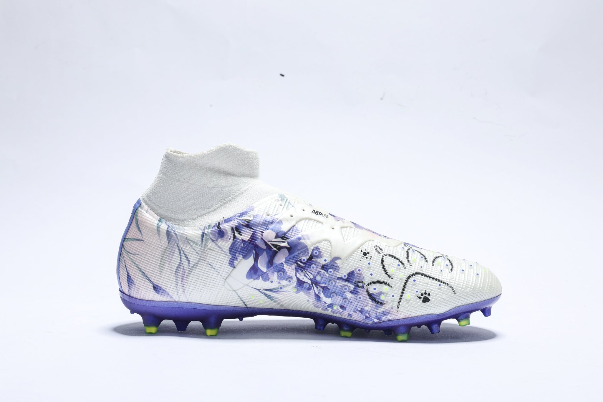 Kelme Mens' Soccer Shoes (MG) | Flyknit Fit & Ball Control Tech