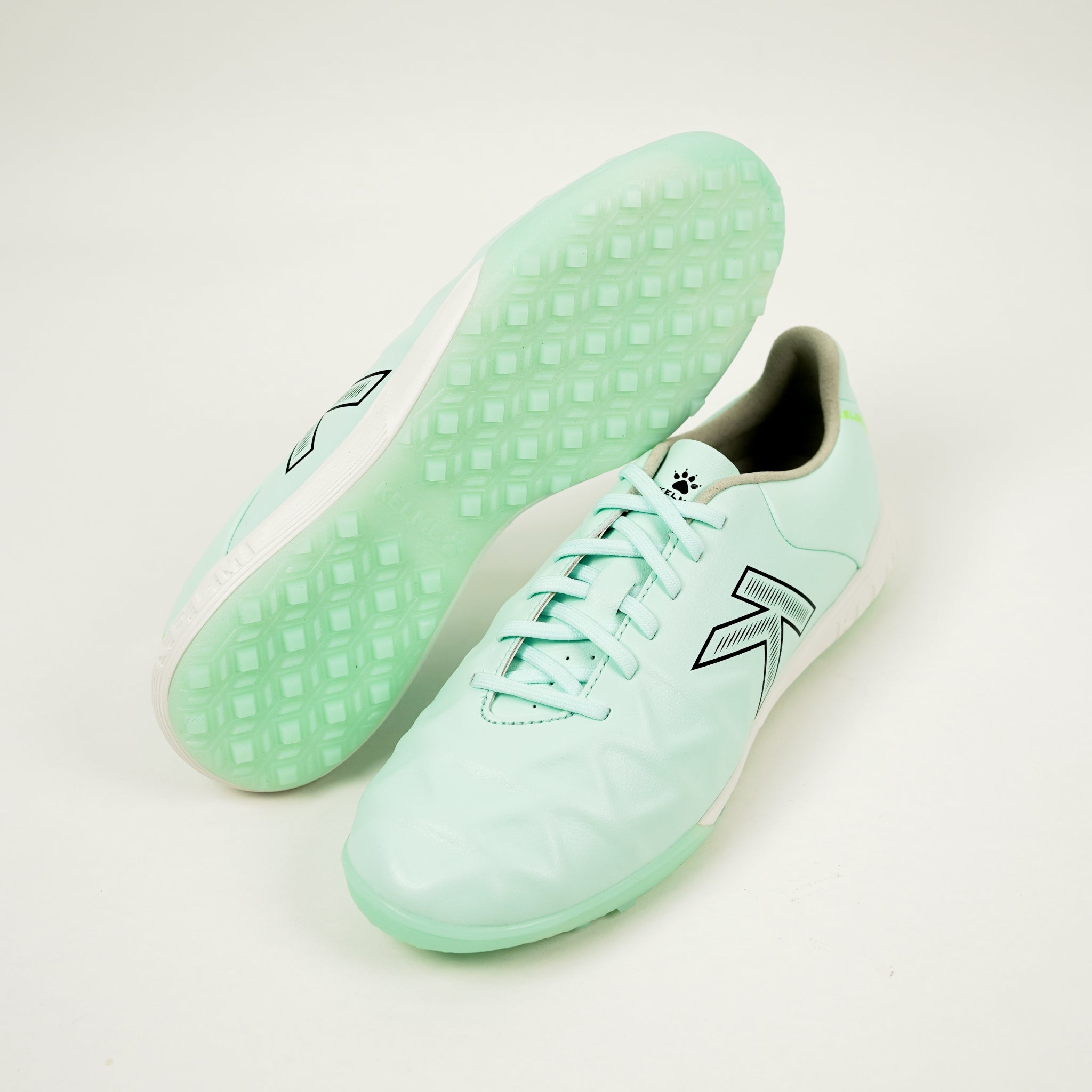【新品未使用EU42】KELME フットサルシューズ PRECISION 新品未使用EU42】KELME フットサルシューズ PRECISION