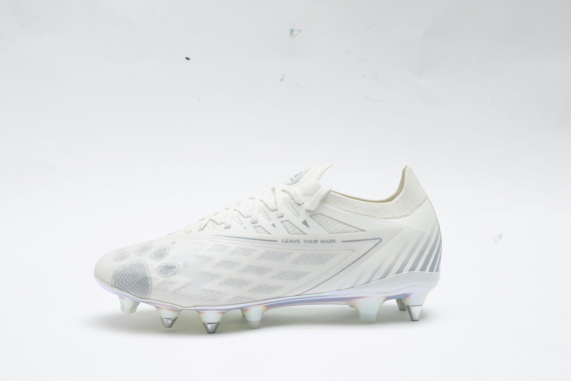 Kelme Men's Speed-Oriented Soccer Shoes (SG) | Model 8431ZX1233-Kelme USA