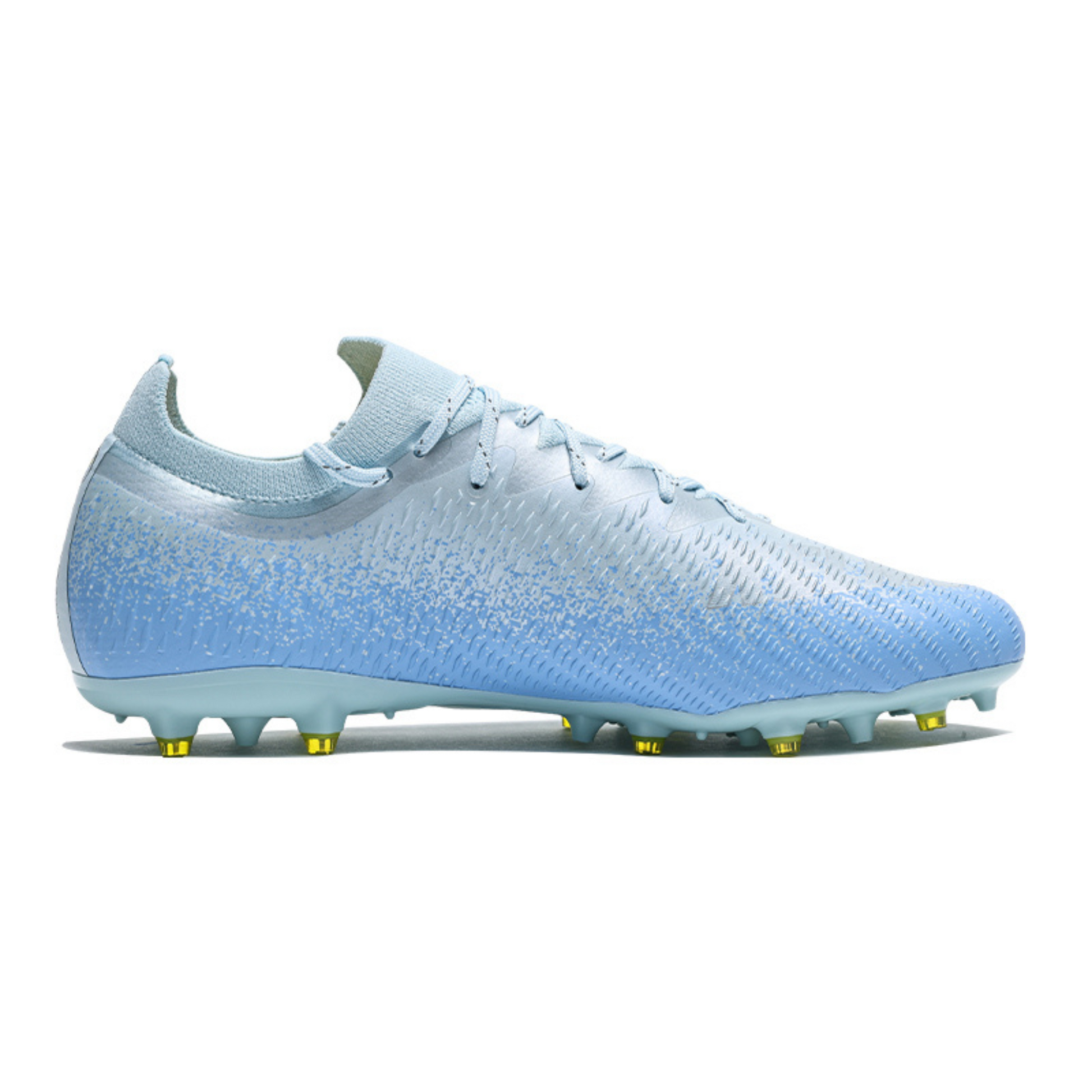 Kelme Tele-Operated Soccer Shoes | Flyknit, Friction Tech